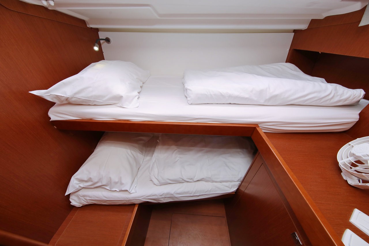 Oceanis 48, San Clemente | Yacht Charter Croatia