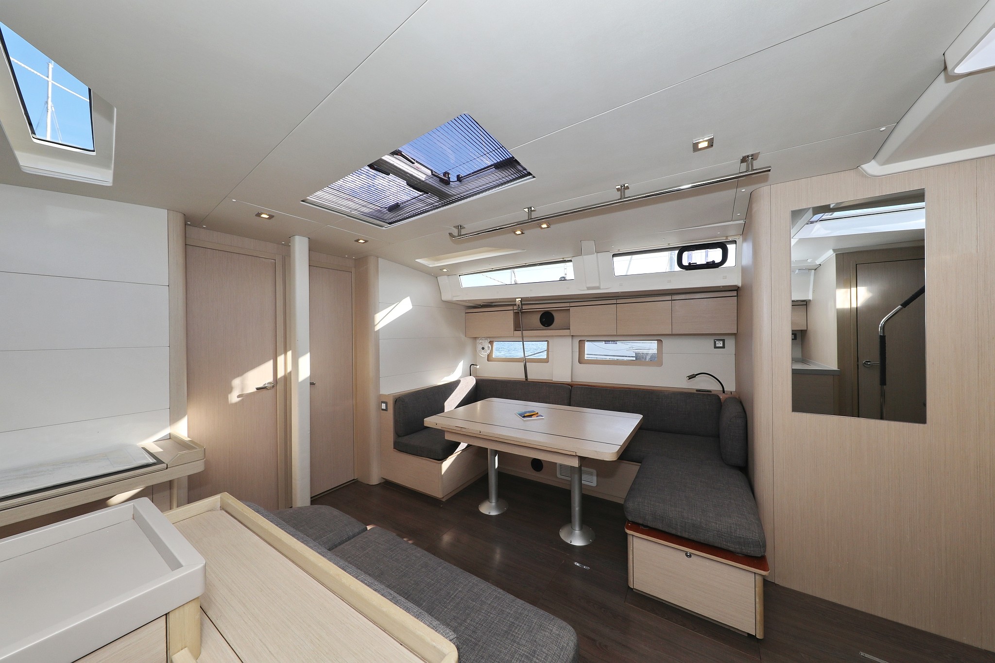 Oceanis 51.1, Air 1 | Yacht Charter Croatia