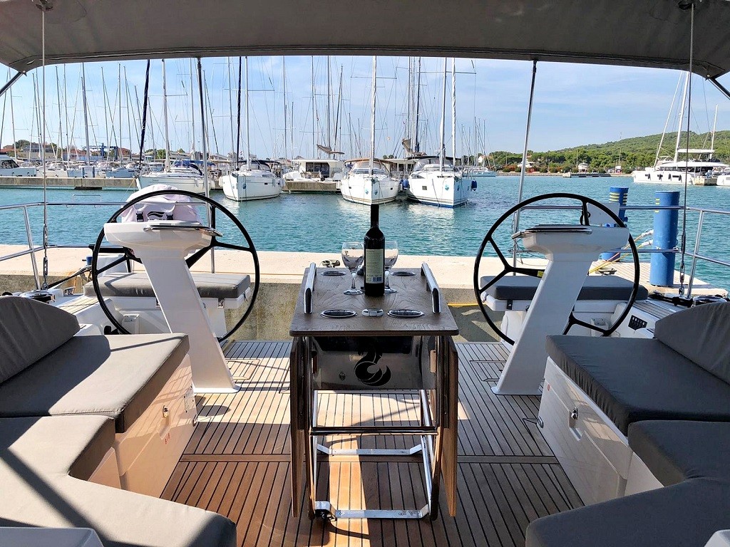 Oceanis 51.1, Pearl Dreams | Yacht Charter Croatia