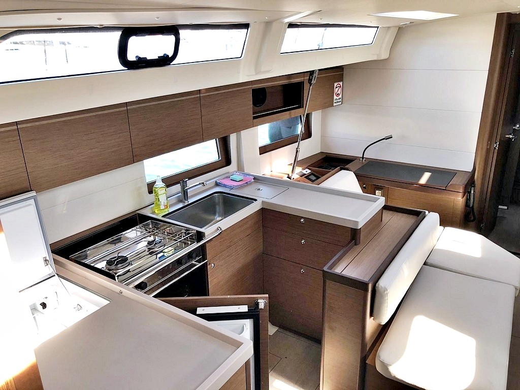 Oceanis 51.1, Pearl Dreams | Yacht Charter Croatia