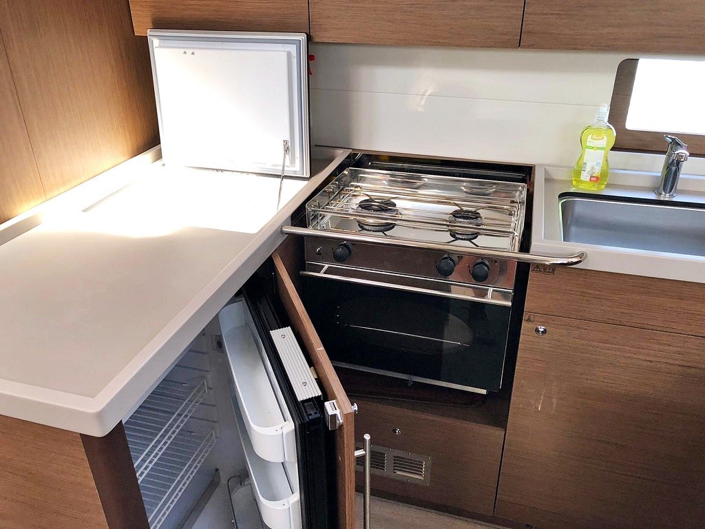 Oceanis 51.1, Pearl Dreams | Yacht Charter Croatia