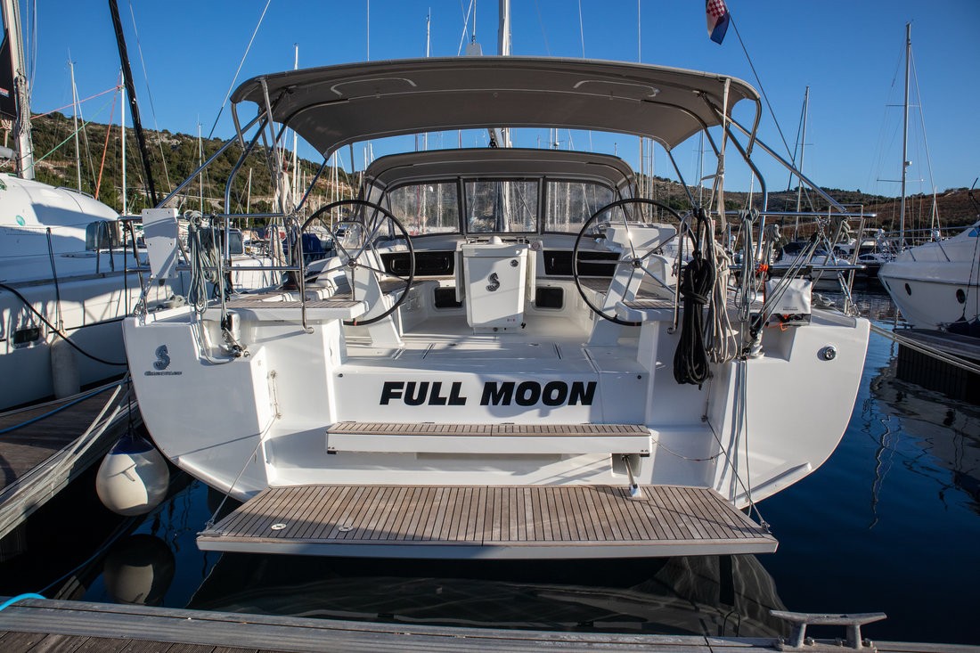 Oceanis 51.1, Full Moon | Yacht Charter Croatia