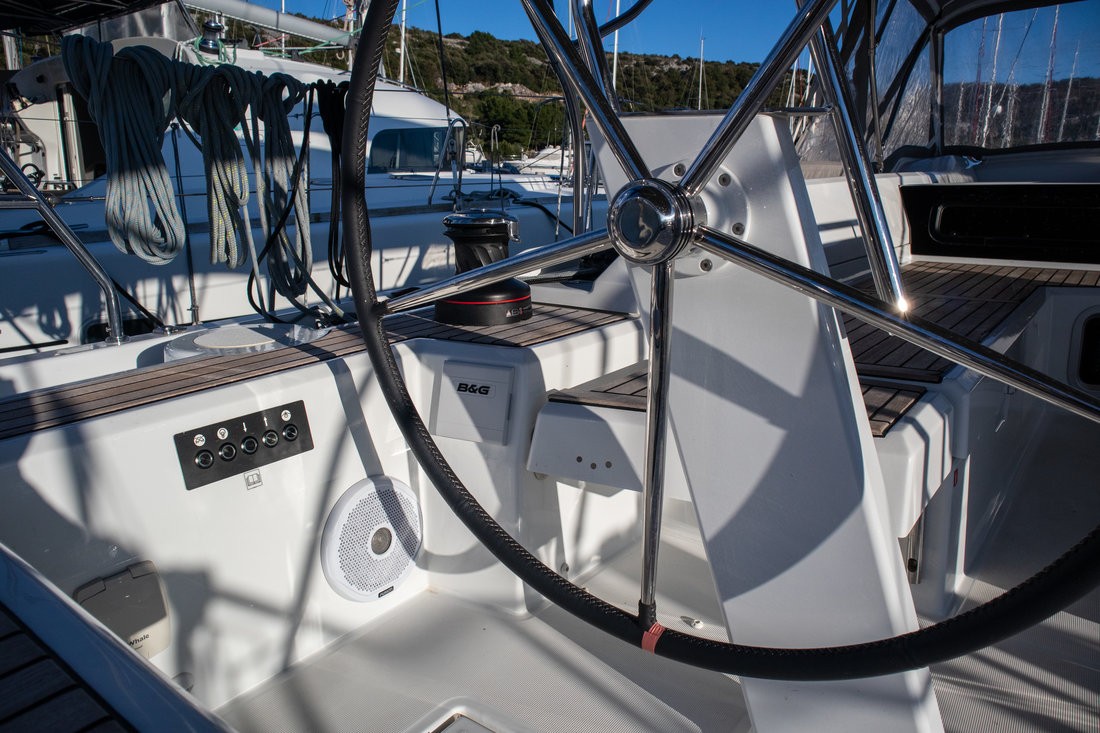 Oceanis 51.1, Full Moon | Yacht Charter Croatia