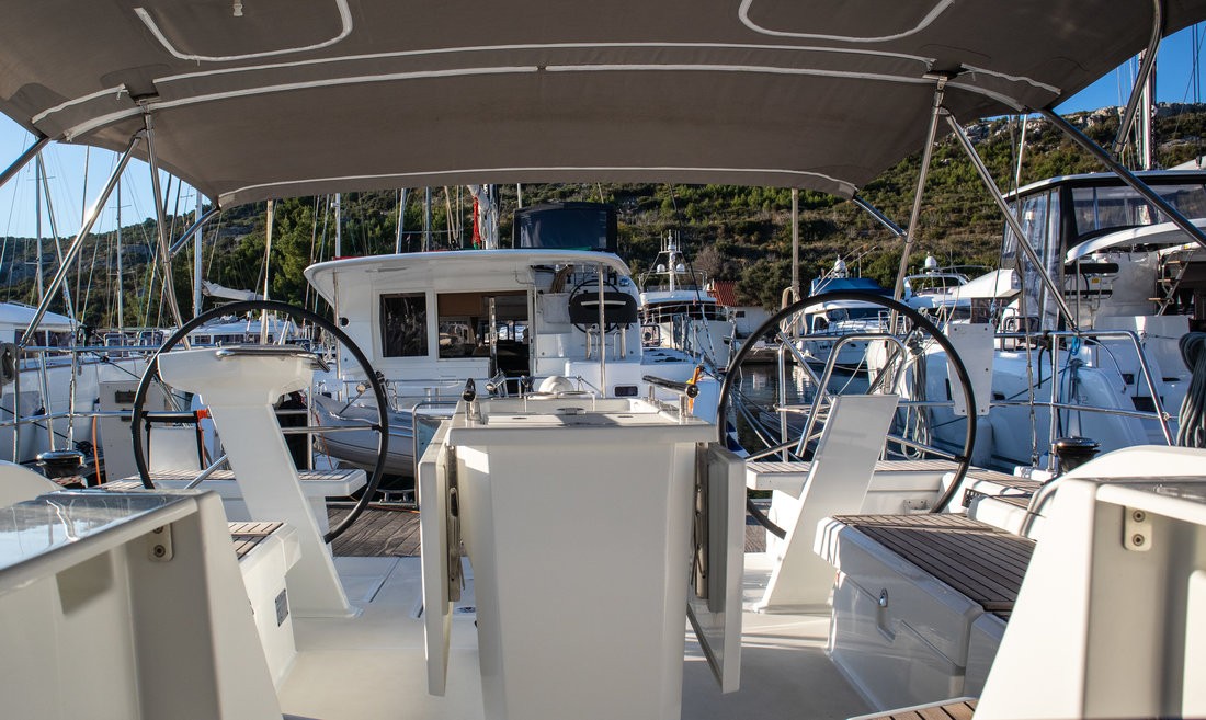 Oceanis 51.1, Full Moon | Yacht Charter Croatia