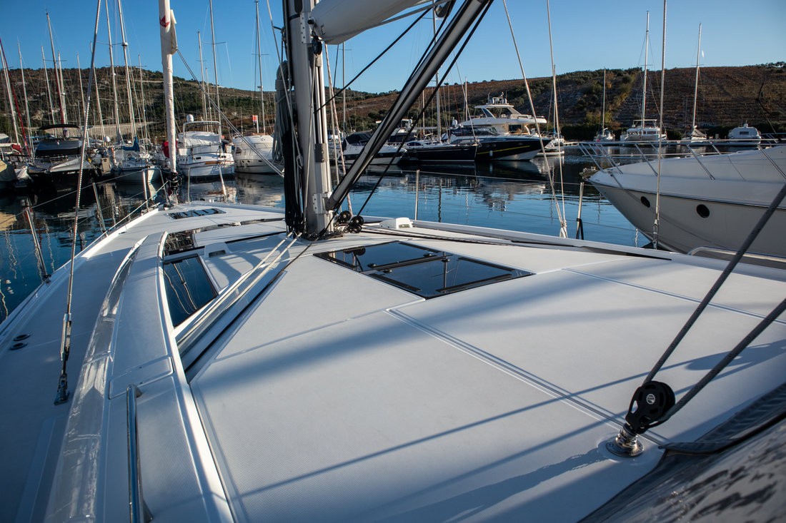 Oceanis 51.1, Full Moon | Yacht Charter Croatia