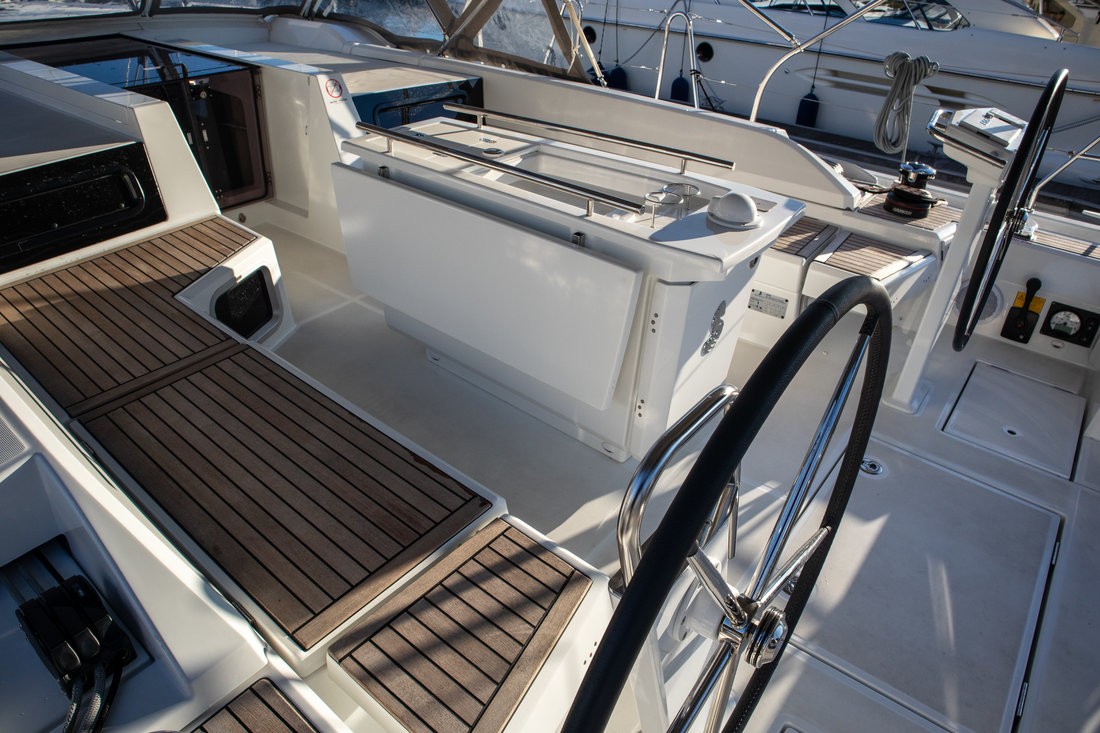 Oceanis 51.1, Full Moon | Yacht Charter Croatia