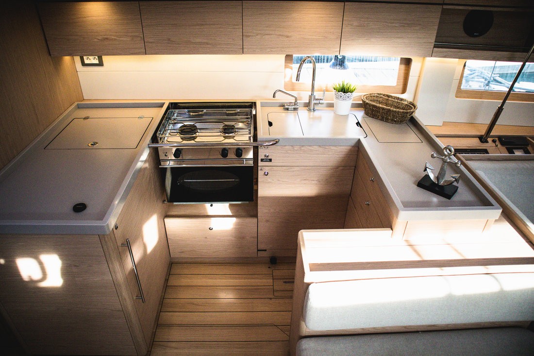 Oceanis 51.1, Full Moon | Yacht Charter Croatia