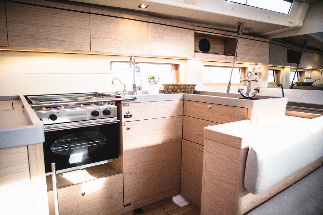 Oceanis 51.1, Full Moon | Yacht Charter Croatia