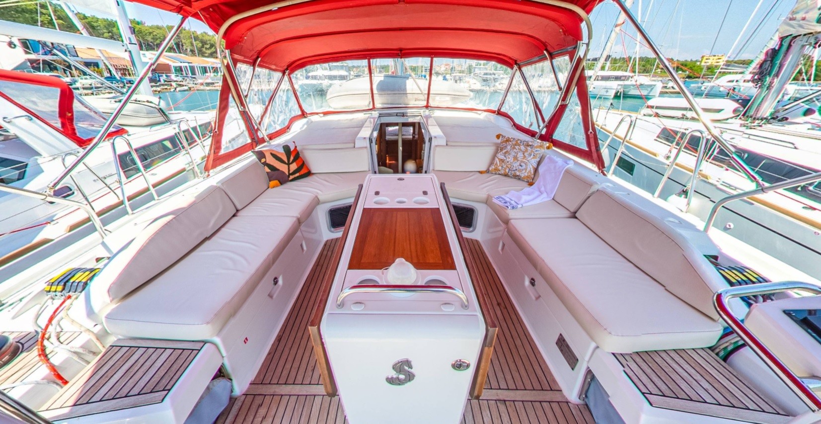 Oceanis 51.1, South Point | Yacht Charter Croatia