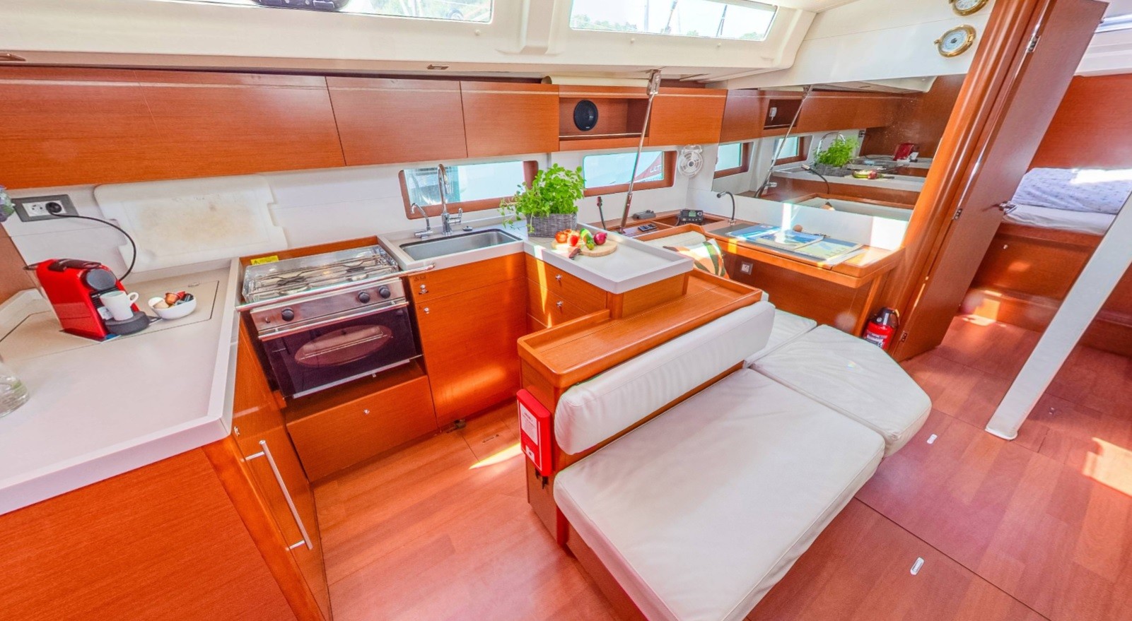 Oceanis 51.1, South Point | Yacht Charter Croatia