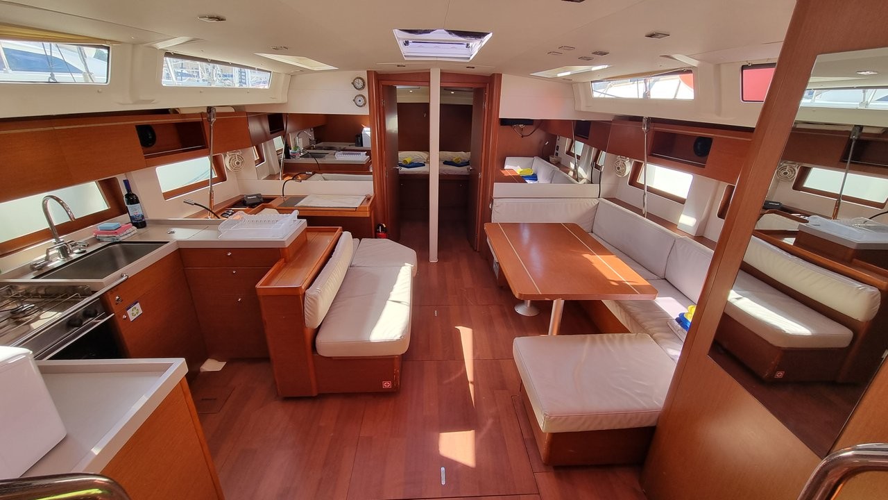 Oceanis 51.1, South Point | Yacht Charter Croatia