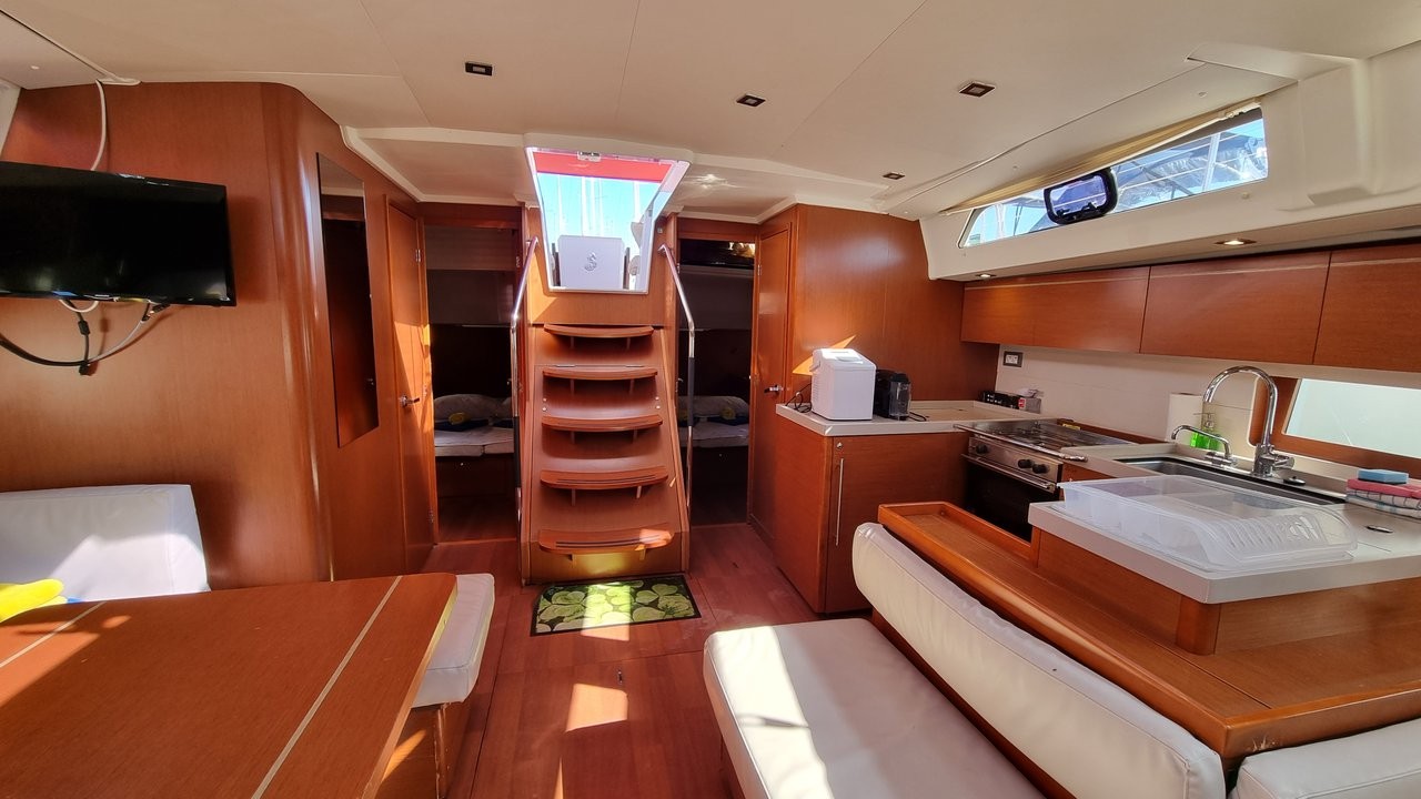 Oceanis 51.1, South Point | Yacht Charter Croatia