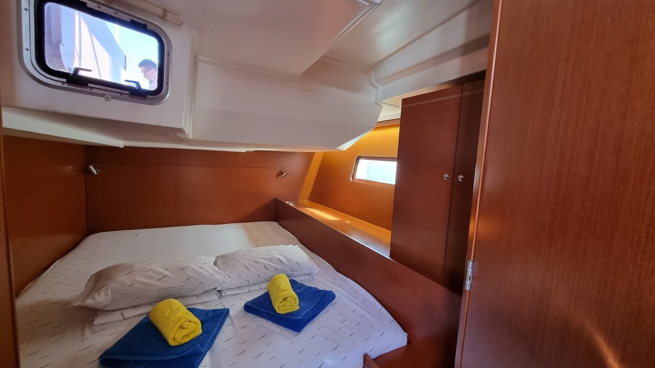 Oceanis 51.1, South Point | Yacht Charter Croatia