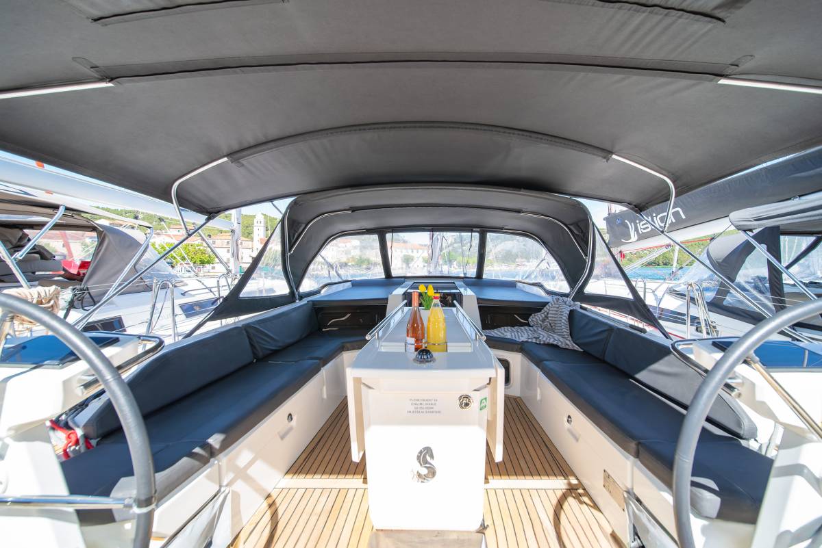 Oceanis 51.1, First Heartbeat | Yacht Charter Croatia