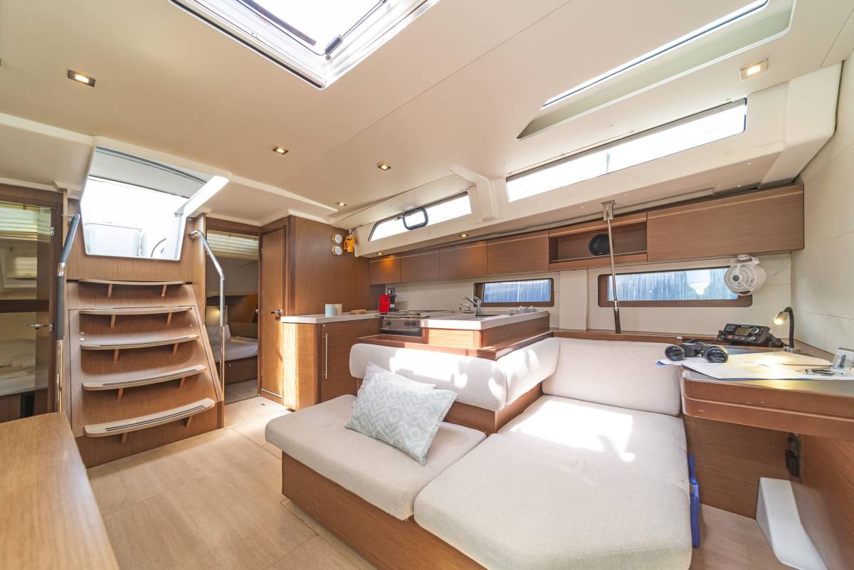 Oceanis 51.1, First Heartbeat | Yacht Charter Croatia