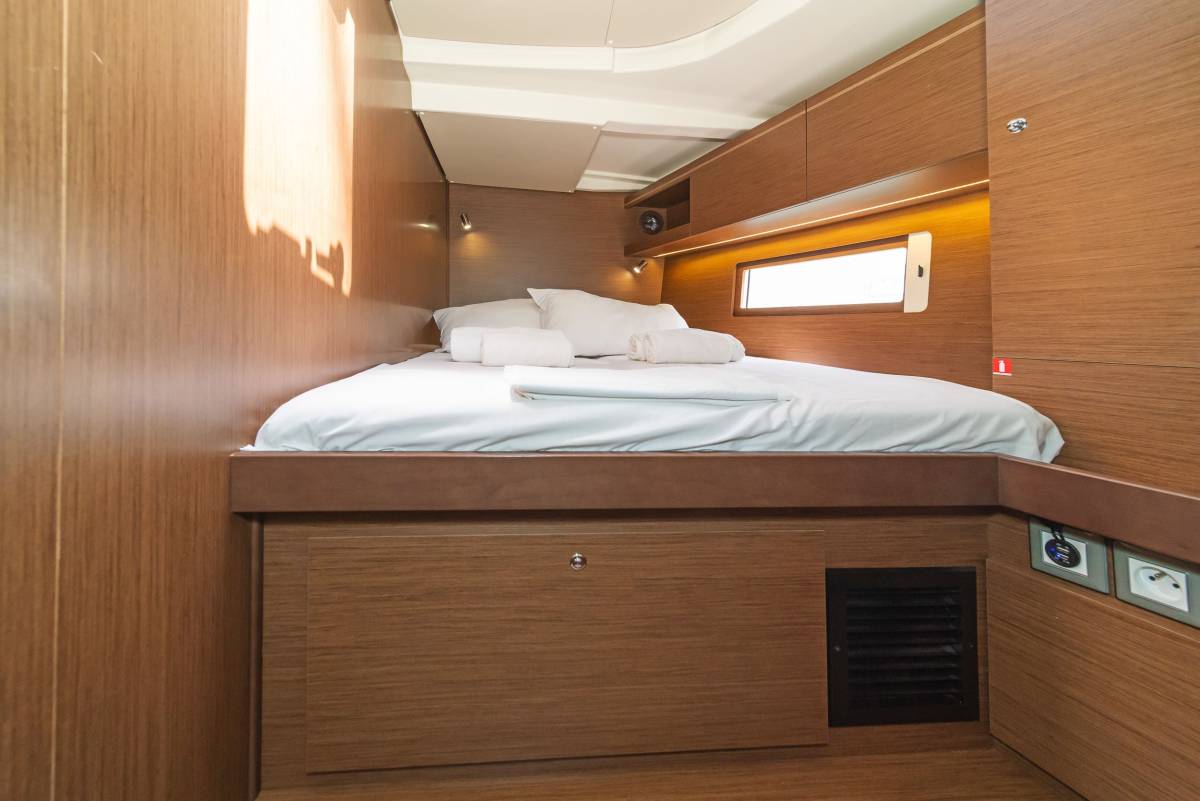 Oceanis 51.1, First Heartbeat | Yacht Charter Croatia
