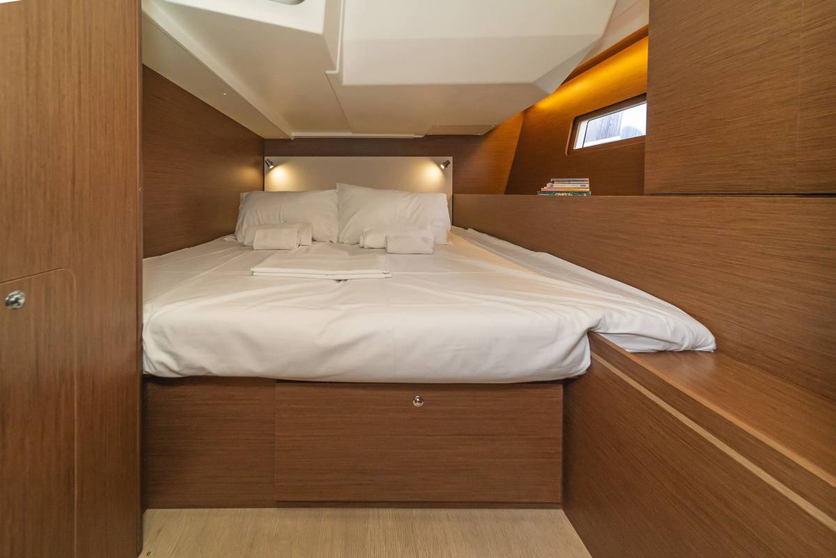 Oceanis 51.1, First Heartbeat | Yacht Charter Croatia