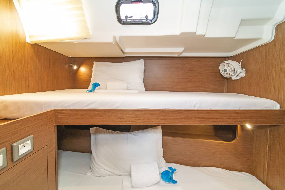 Oceanis 51.1, First Heartbeat | Yacht Charter Croatia