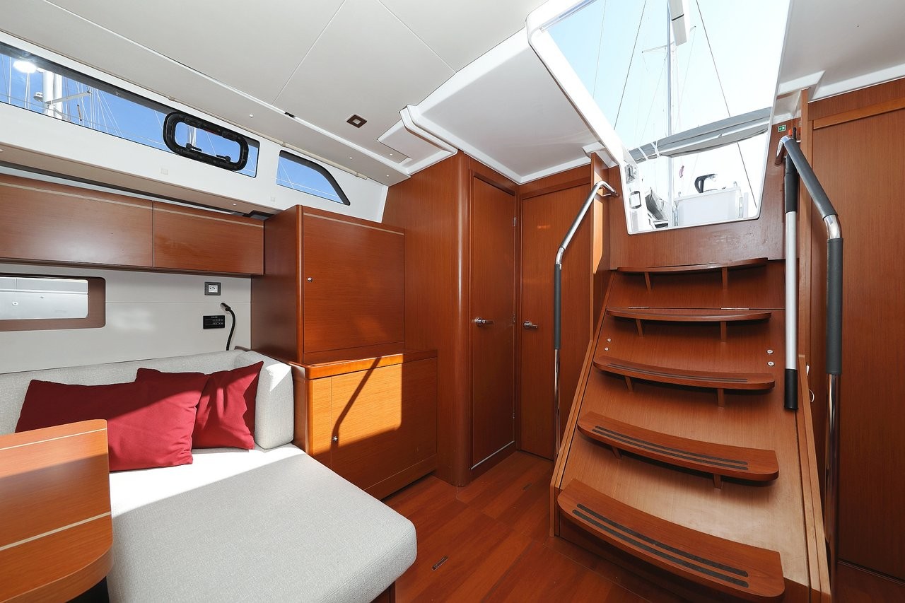 Oceanis 51.1, Grey Goose | Yacht Charter Croatia