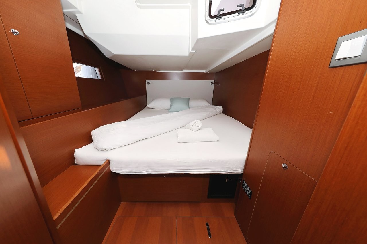Oceanis 51.1, Grey Goose | Yacht Charter Croatia