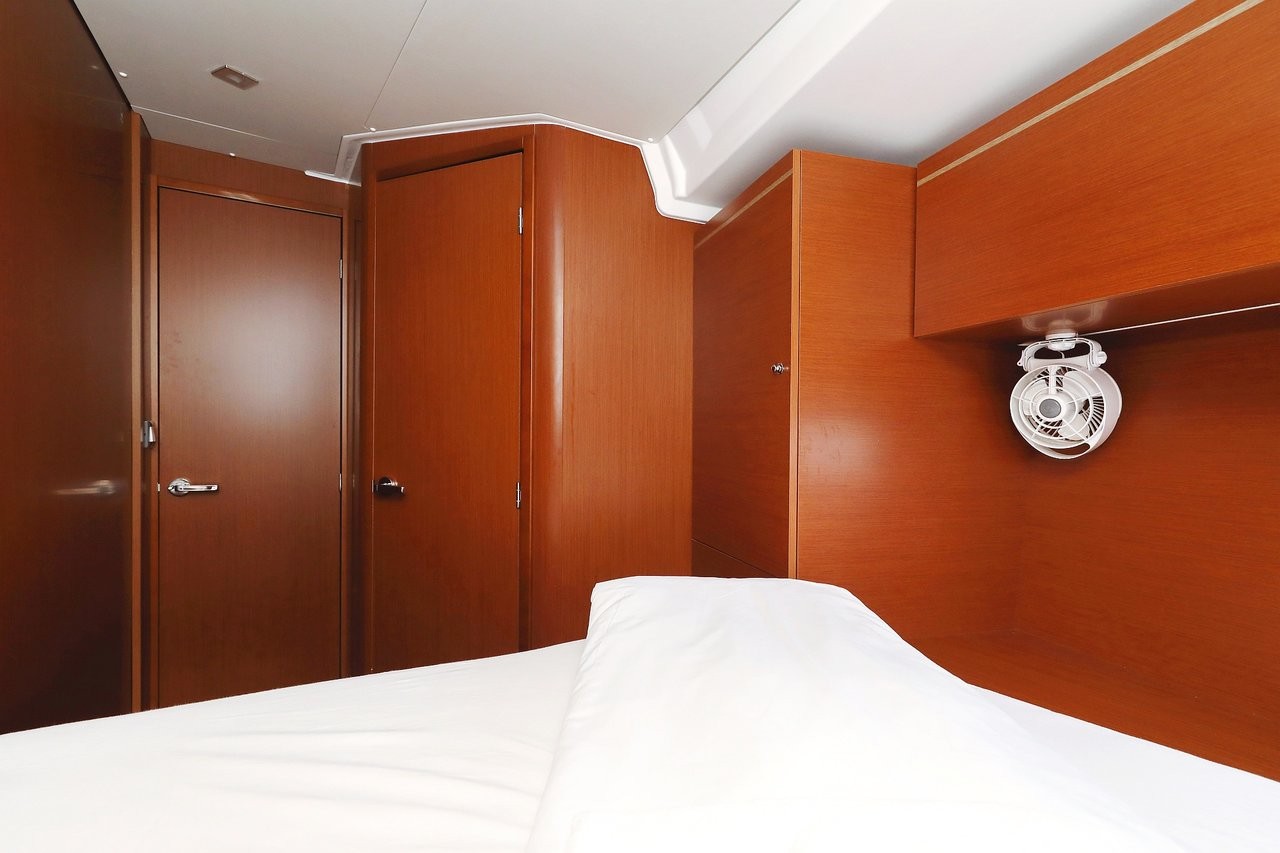 Oceanis 51.1, Grey Goose | Yacht Charter Croatia