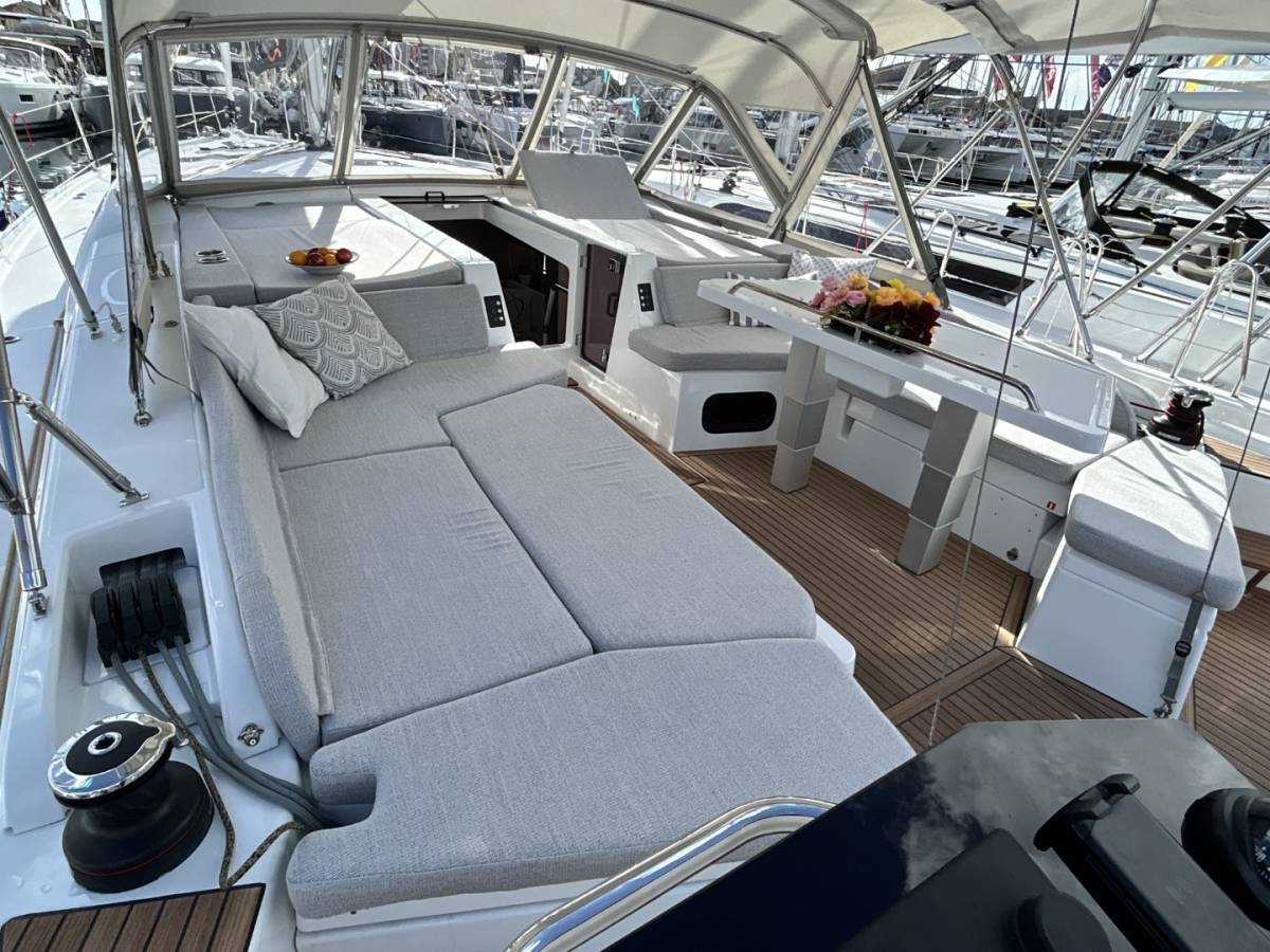 Oceanis 52, B-52 | Yacht Charter Croatia