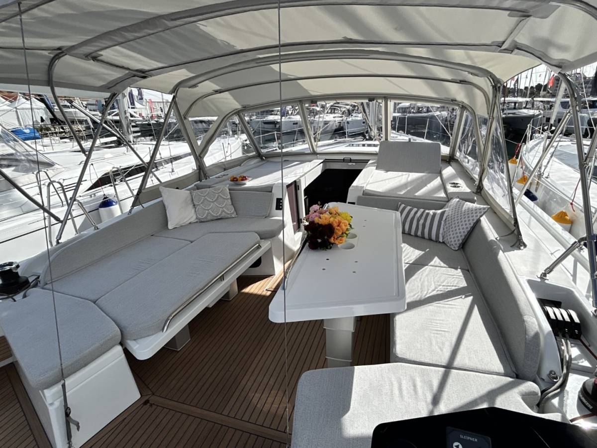 Oceanis 52, B-52 | Yacht Charter Croatia