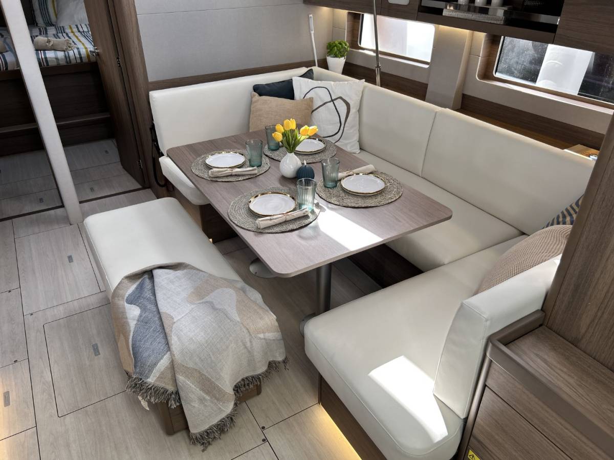 Oceanis 52, B-52 | Yacht Charter Croatia
