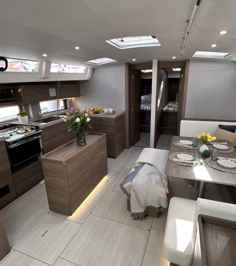 Oceanis 52, B-52 | Yacht Charter Croatia