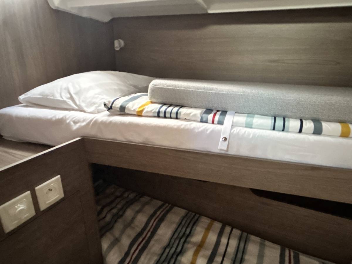 Oceanis 52, B-52 | Yacht Charter Croatia