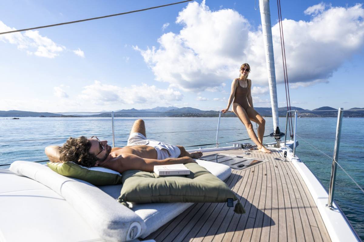 Oceanis 52, TinĨika | Yacht Charter Croatia