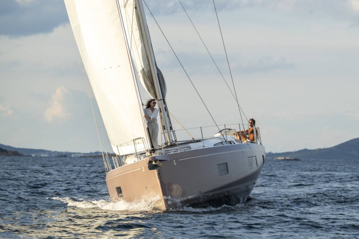 Oceanis 52, TinĨika | Yacht Charter Croatia