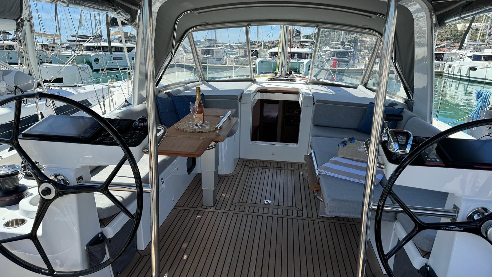 Oceanis 54, Eve One | Yacht Charter Croatia