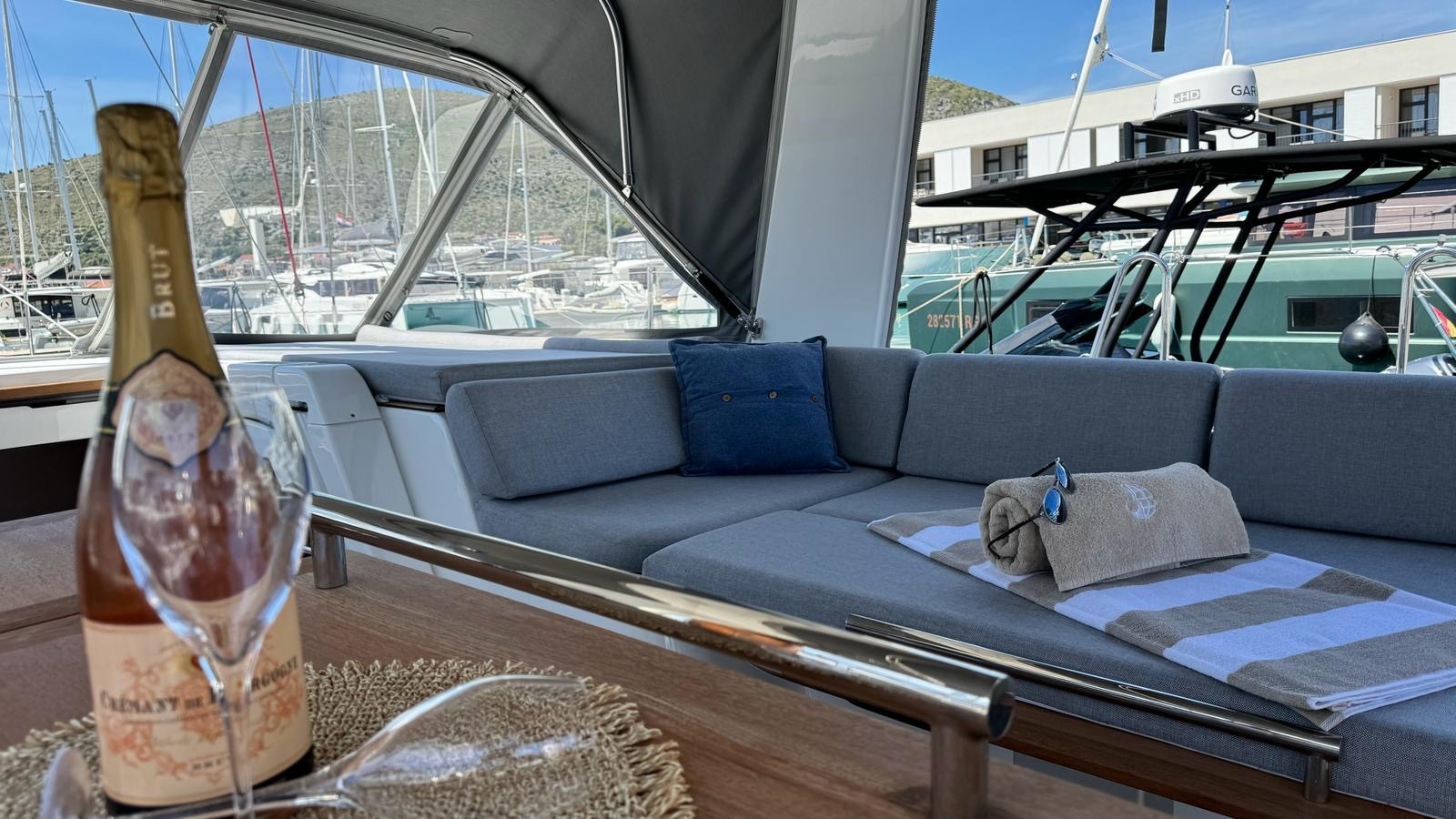 Oceanis 54, Eve One | Yacht Charter Croatia