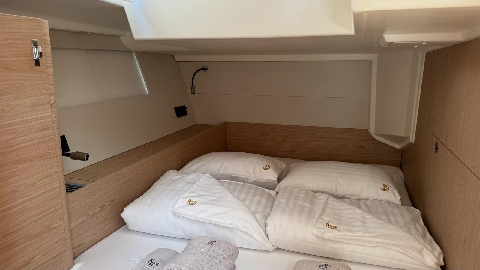 Oceanis 54, Eve One | Yacht Charter Croatia