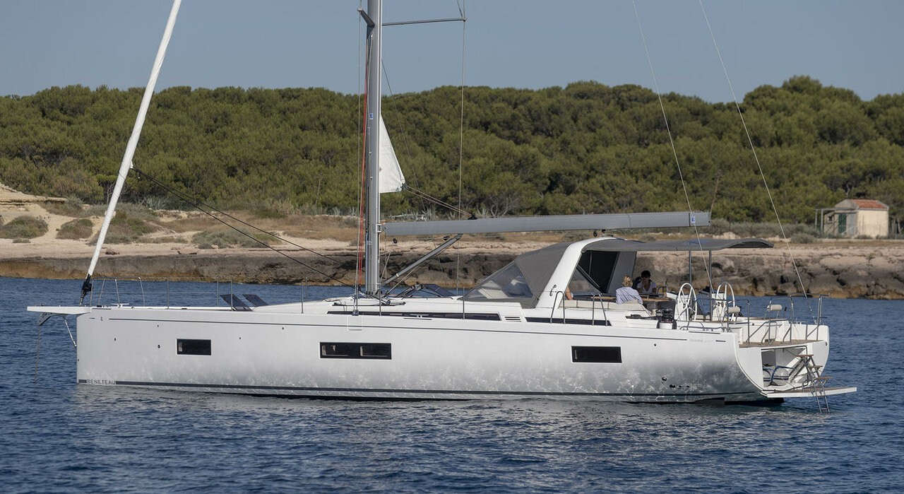 Oceanis 54, Eve One | Yacht Charter Croatia