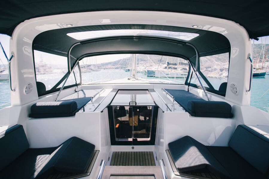 Oceanis 55, Esther | Yacht Charter Croatia