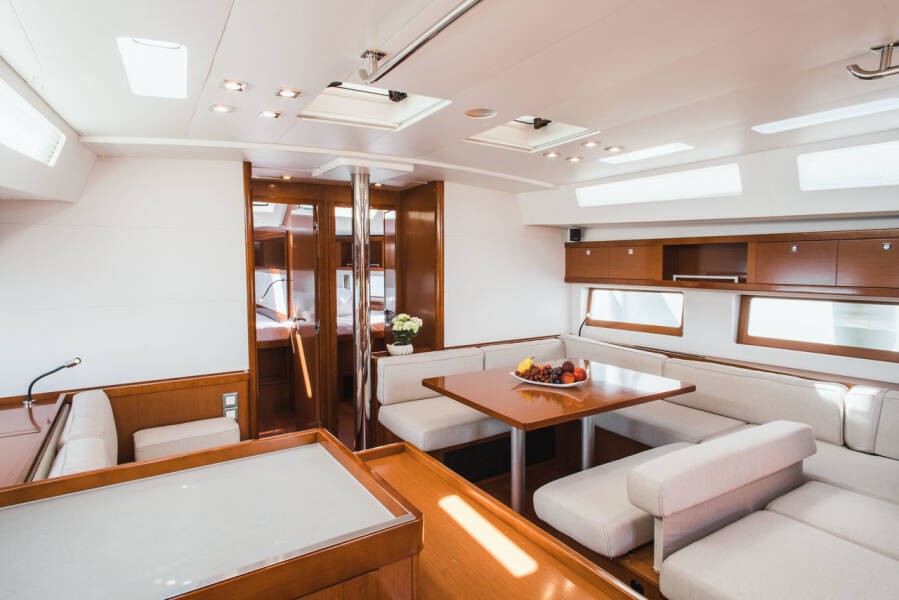 Oceanis 55, Esther | Yacht Charter Croatia