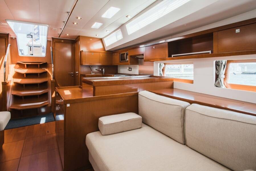 Oceanis 55, Esther | Yacht Charter Croatia