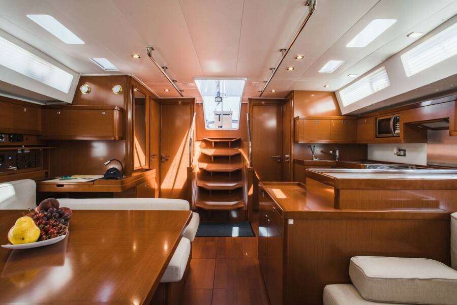 Oceanis 55, Esther | Yacht Charter Croatia
