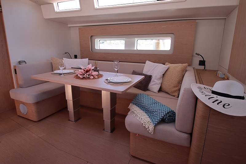 Oceanis Yacht 54, White Bird  | Yachtcharter Kroatien