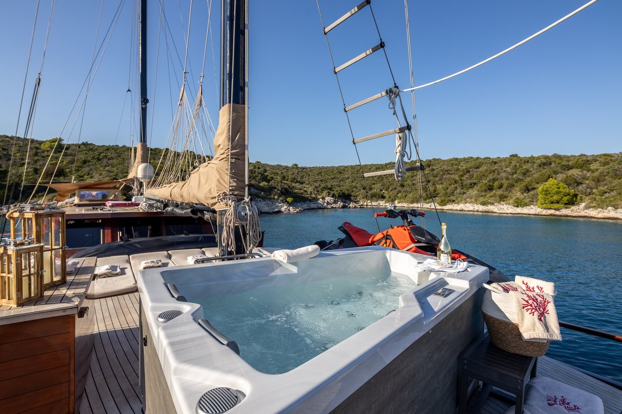 Pacha, Pacha | Noleggio di Yacht Croazia