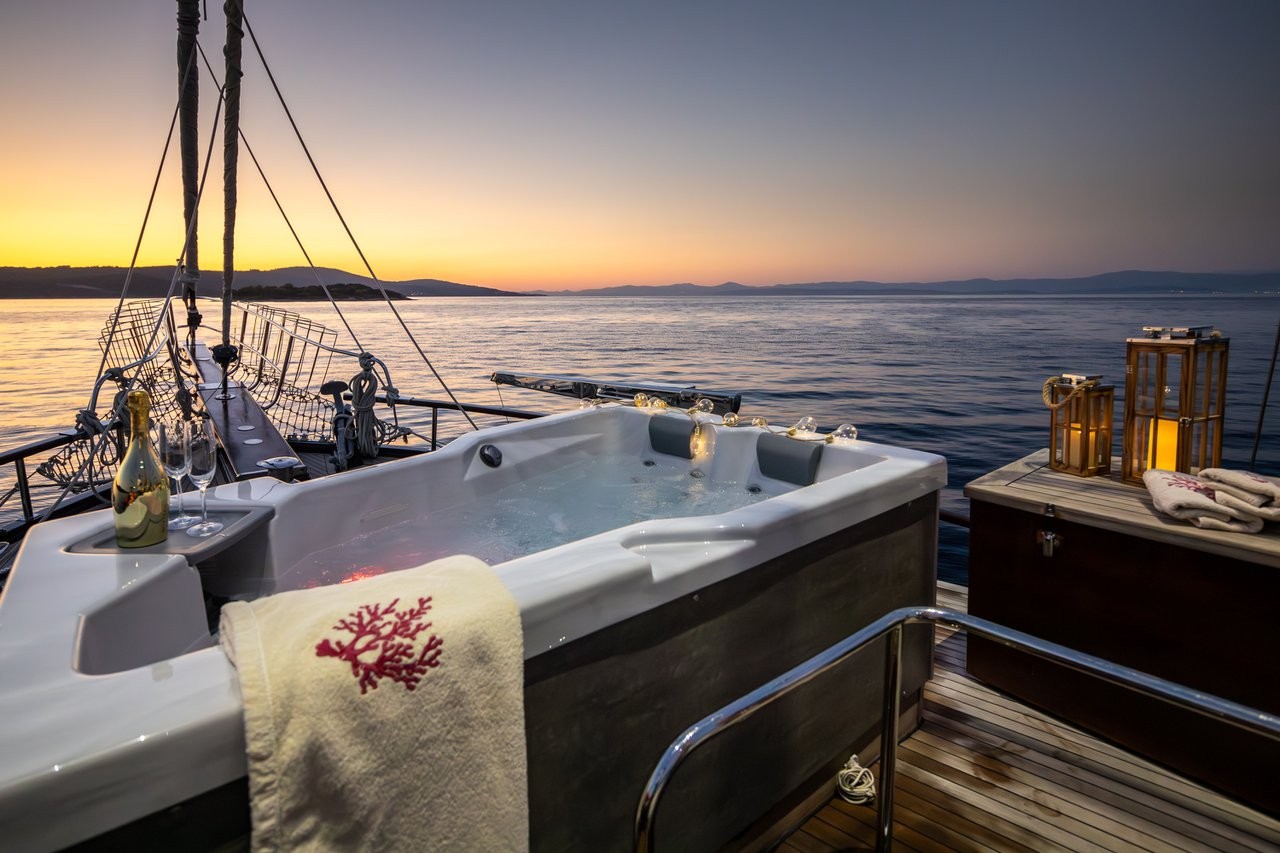 Pacha, Pacha | Noleggio di Yacht Croazia
