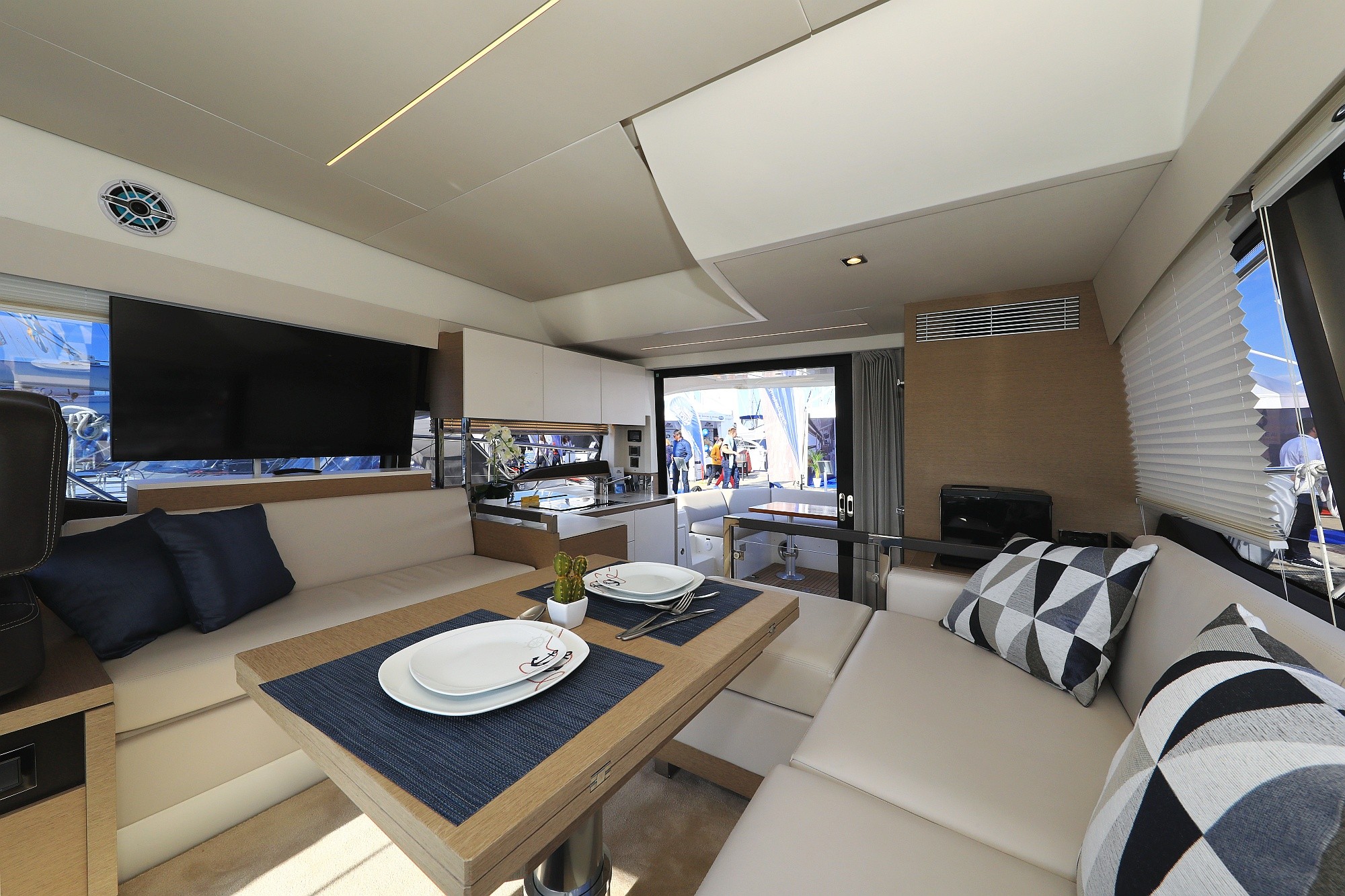 Prestige 460, Ferus | Yacht Charter Croatia