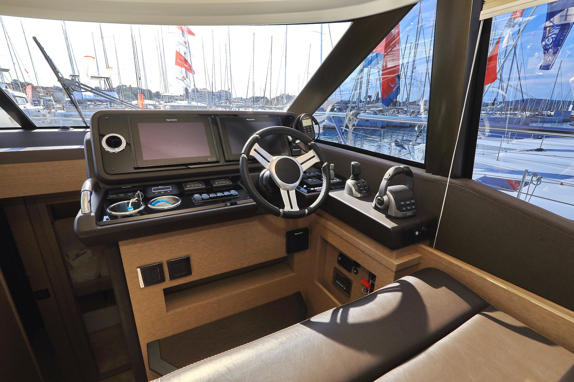 Prestige 460, Ferus | Yacht Charter Croatia