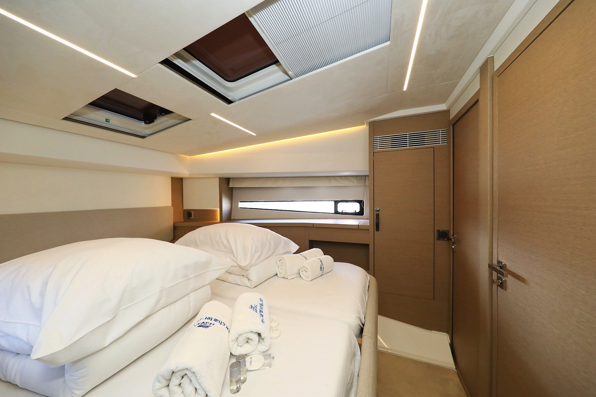 Prestige 460, Ferus | Yacht Charter Croatia