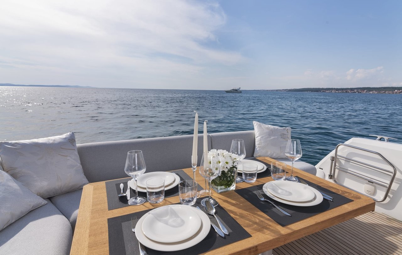 Prestige 460, Adudu 2 | Yacht Charter Croatia