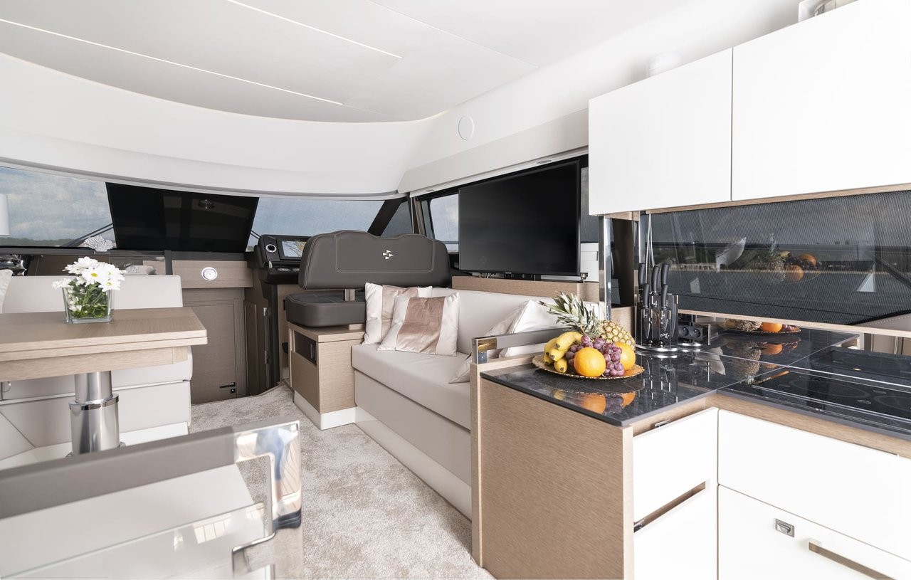 Prestige 460, Adudu 2 | Yacht Charter Croatia