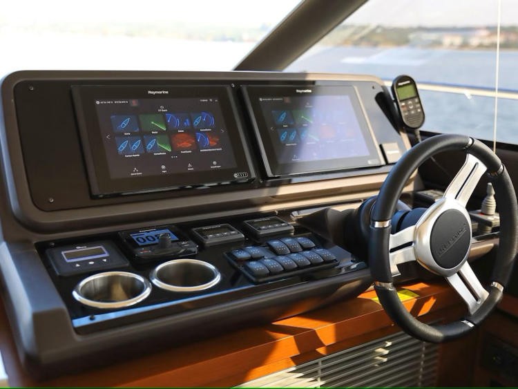 Prestige 520, Medusa | Yacht Charter Croatia