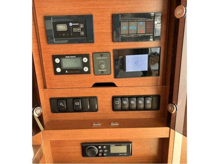 Prestige 520, Medusa | Yacht Charter Croatia